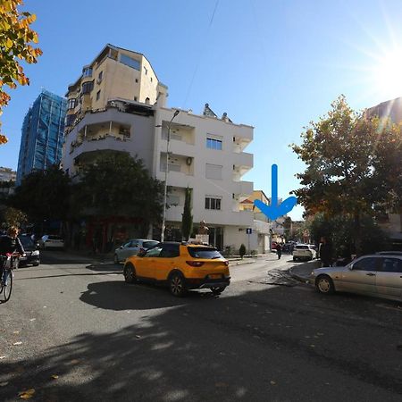 Little Corner Hostel Тирана Экстерьер фото